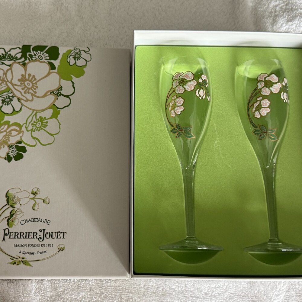 Set of 2 hand-painted Belle Epoque champagne glasses flutes by Perrier Jouet